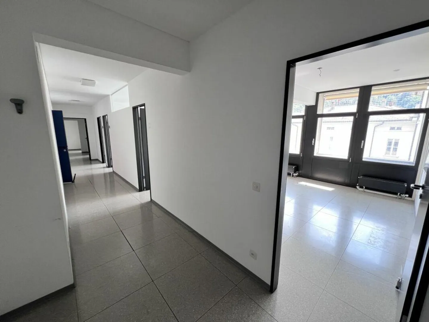 Büro im Zentrum von Chiasso gegenüber dem Bahnhof FFS - Foto 4 von 10