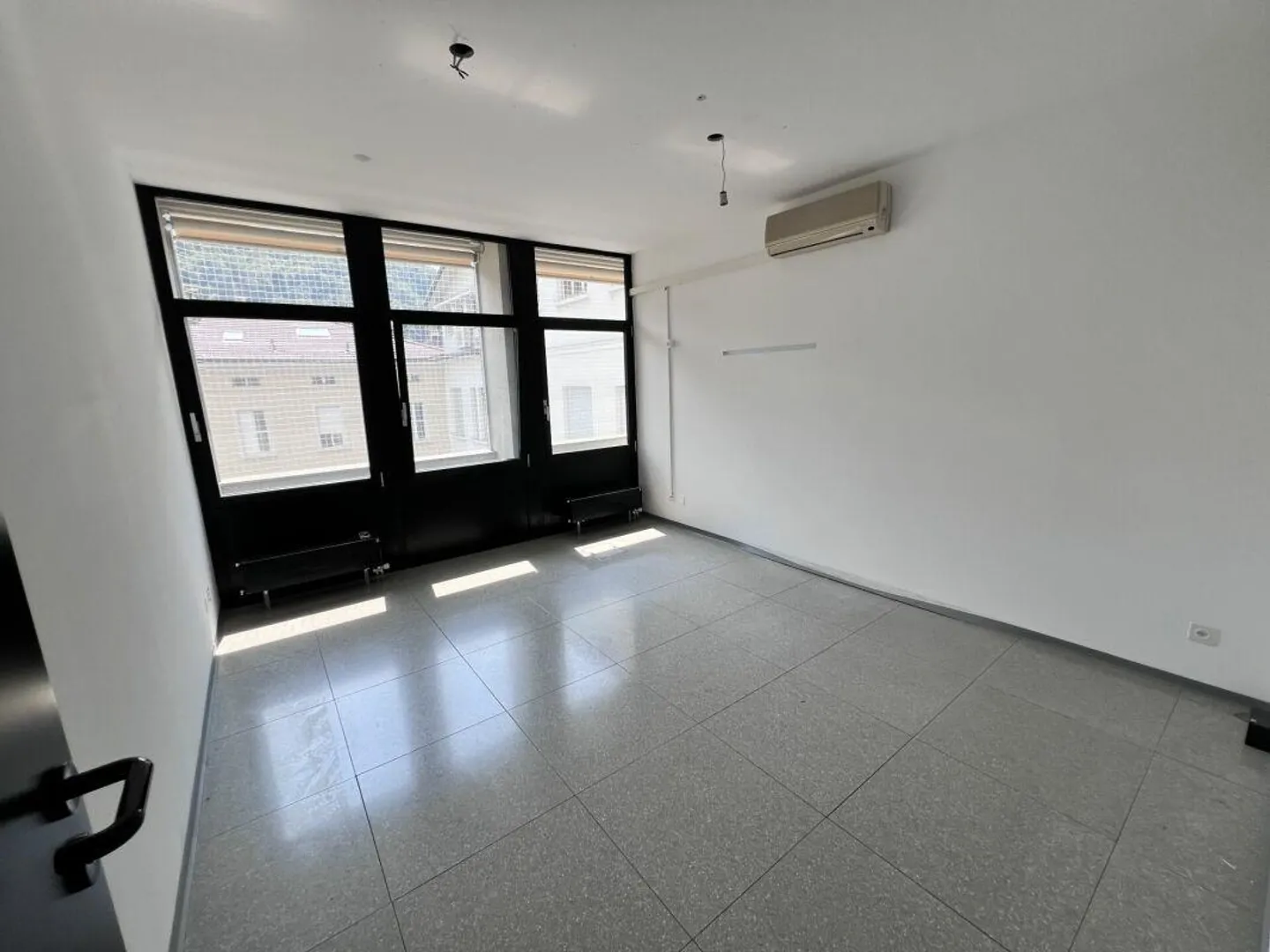 Büro im Zentrum von Chiasso gegenüber dem Bahnhof FFS - Foto 6 von 10