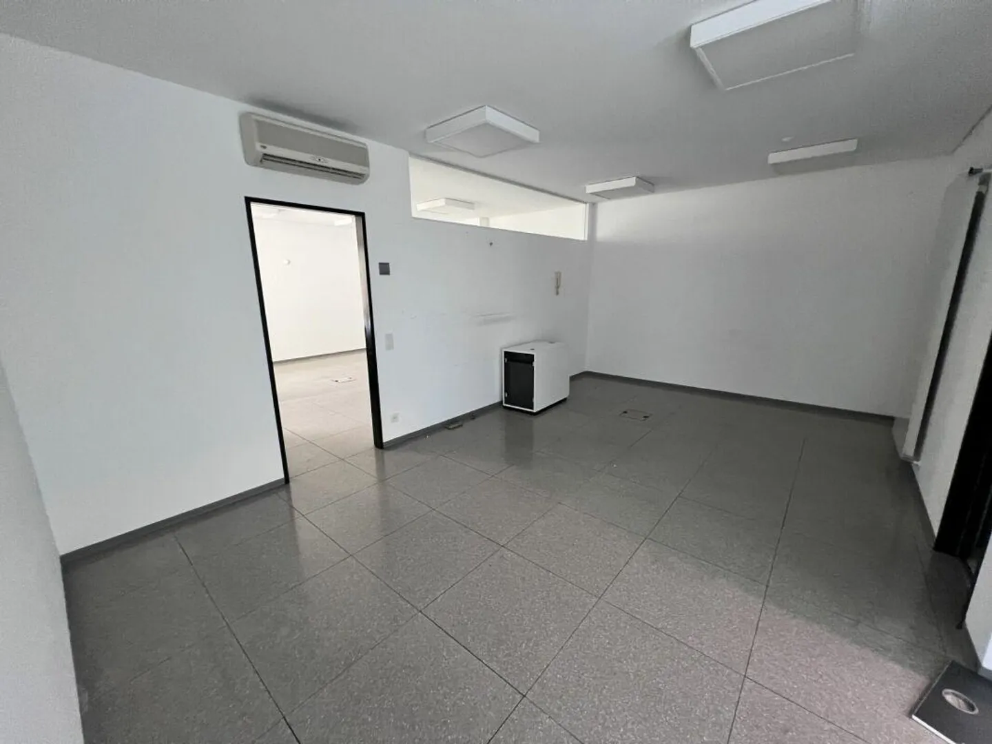 Büro im Zentrum von Chiasso gegenüber dem Bahnhof FFS - Foto 7 von 10