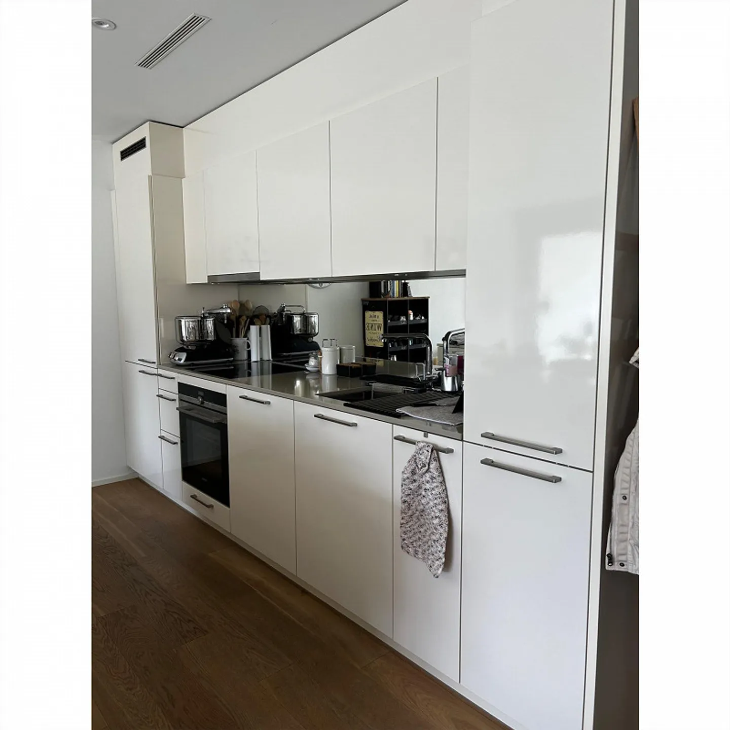 Appartamento soleggiato di 2,5 locali in affitto con grande terrazza e area verde - Foto 5 di 6