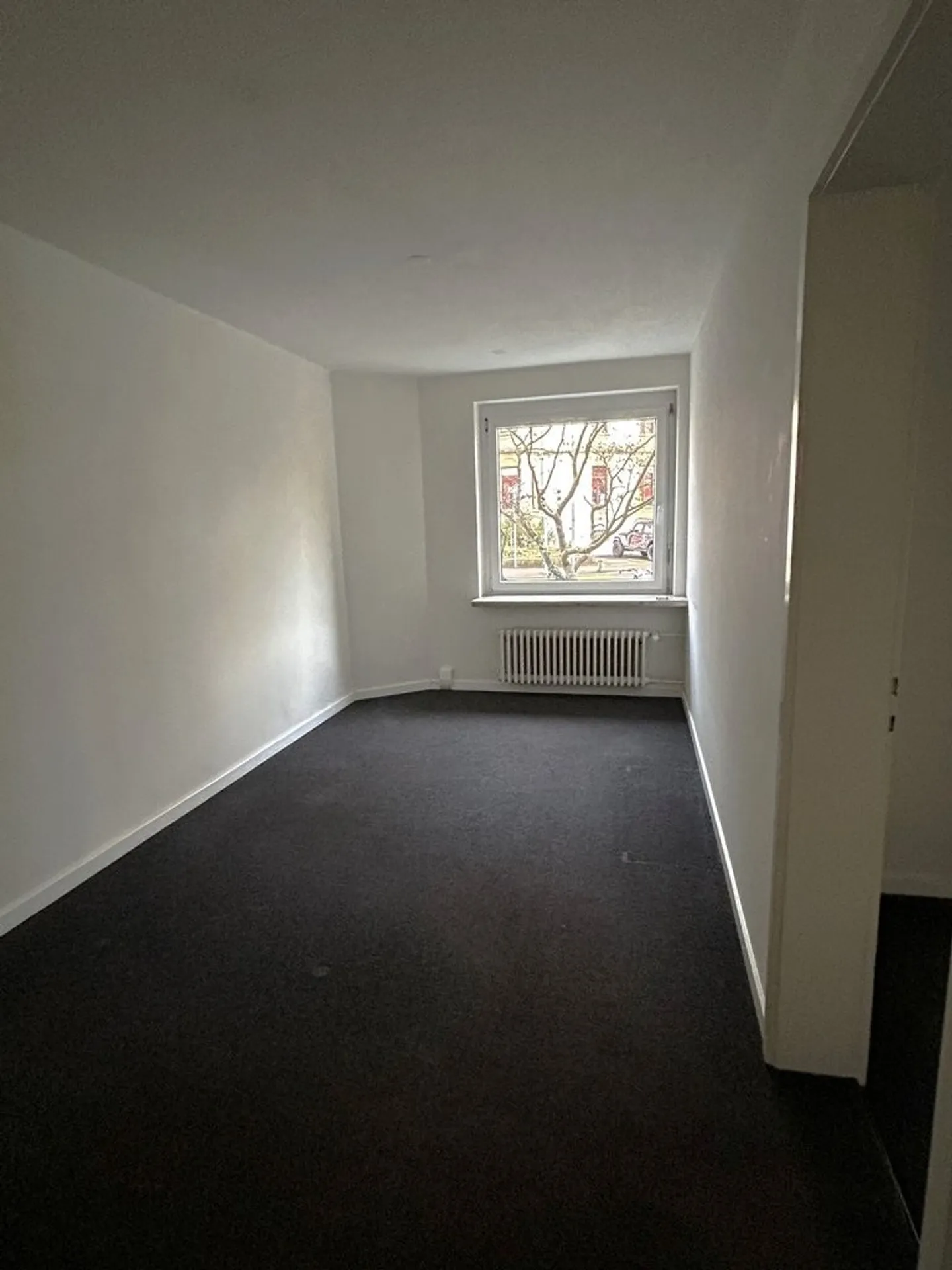 Stanza di pratica nel mezzo del Kreis 7, limitata fino al 31.03.2028 - Foto 6 di 9