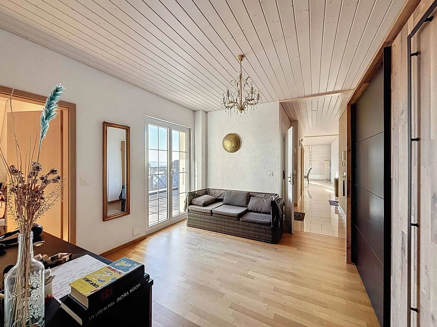 Penthouse with 5.5 rooms and a view of the lake and the Alps - Photo 4 of 12