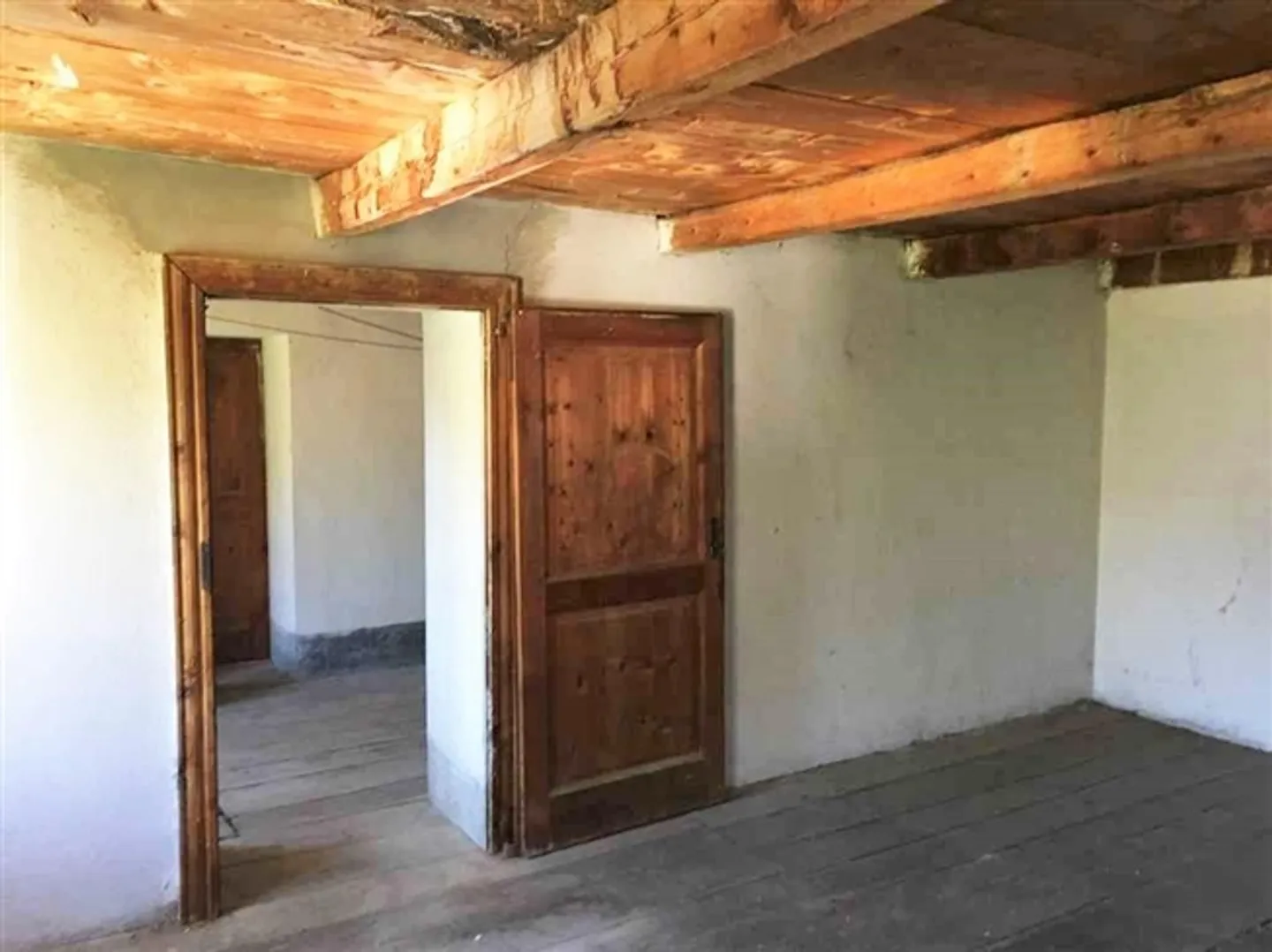 casa grande nel nucleo da ristrutturare con giardino - Foto 10 di 19