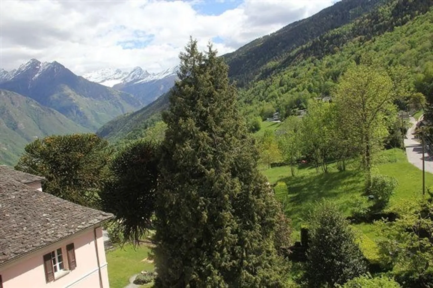 casa grande nel nucleo da ristrutturare con giardino - Foto 13 di 19