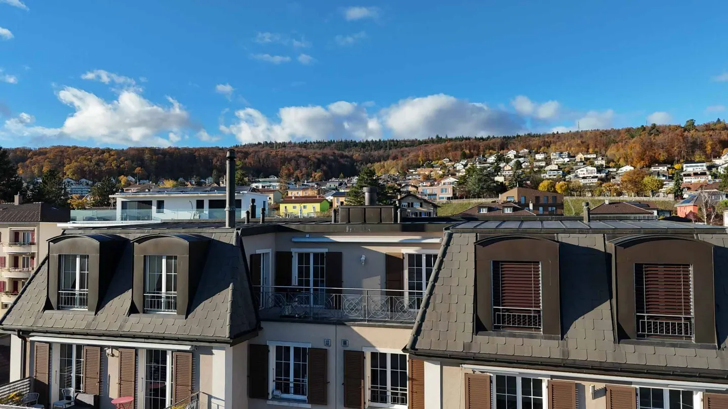 Penthouse with 5.5 rooms and a view of the lake and the Alps - Photo 9 of 12