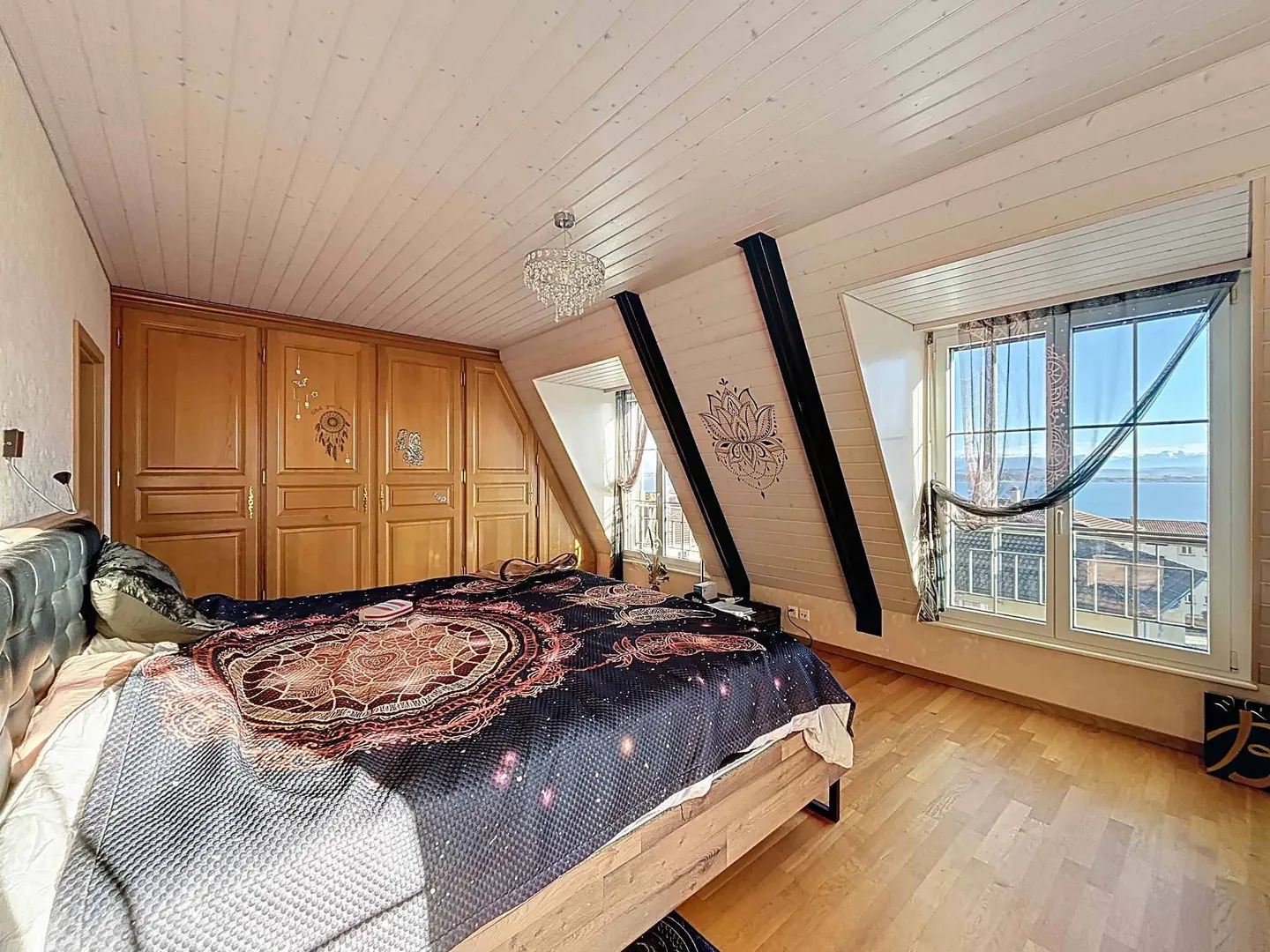 Penthouse with 5.5 rooms and a view of the lake and the Alps - Photo 6 of 12