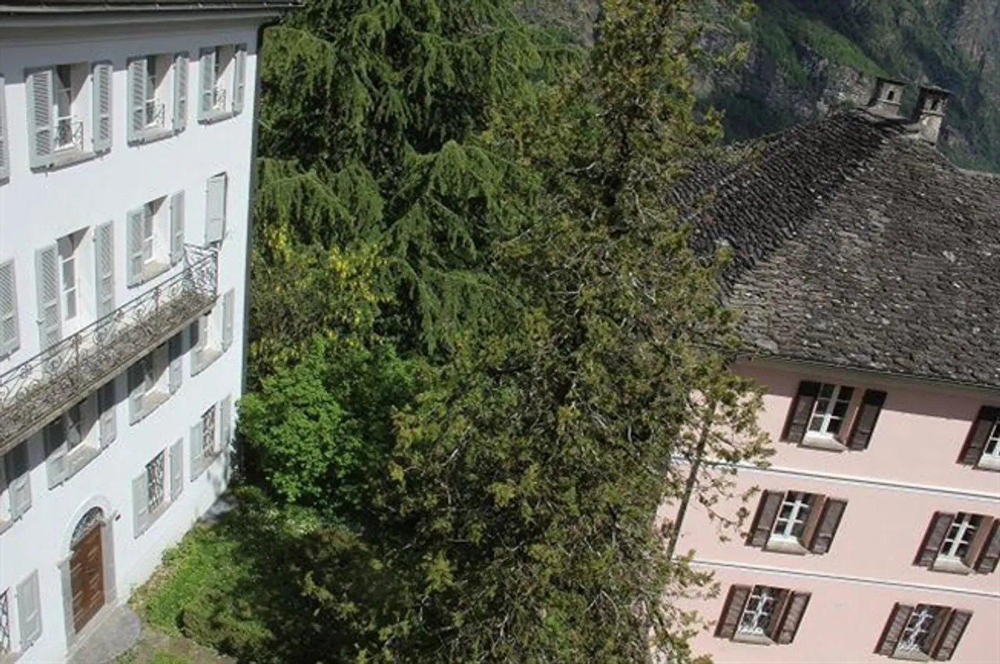 casa grande nel nucleo da ristrutturare con giardino - Foto 12 di 19