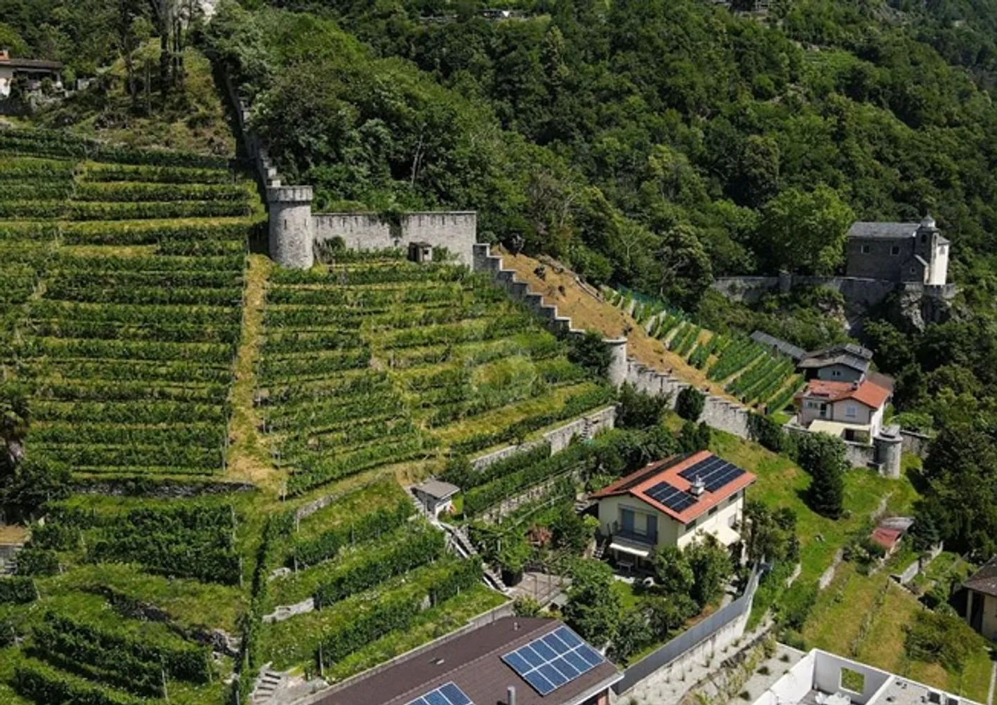 «8 Zimmer Wohnung» - Foto 2 von 6