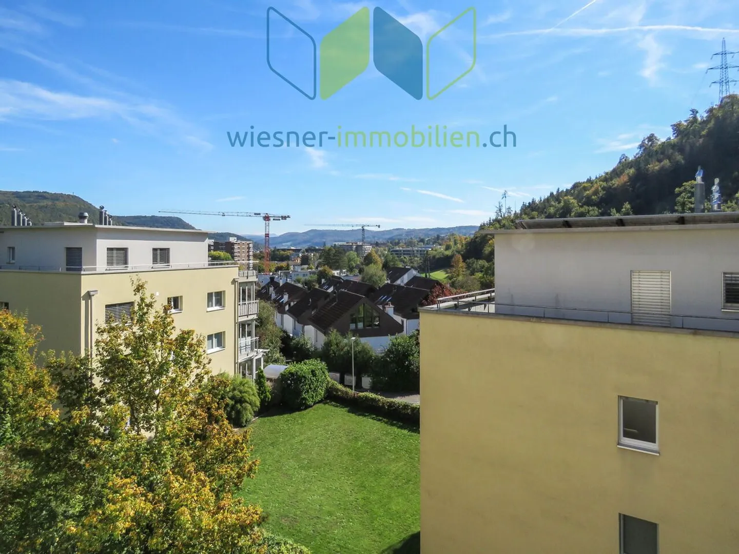 SEHR ATTRAKTIVE 4½ ZIMMER WOHNUNG IN GRÜNER UMGEBUNG - Foto 2 von 7
