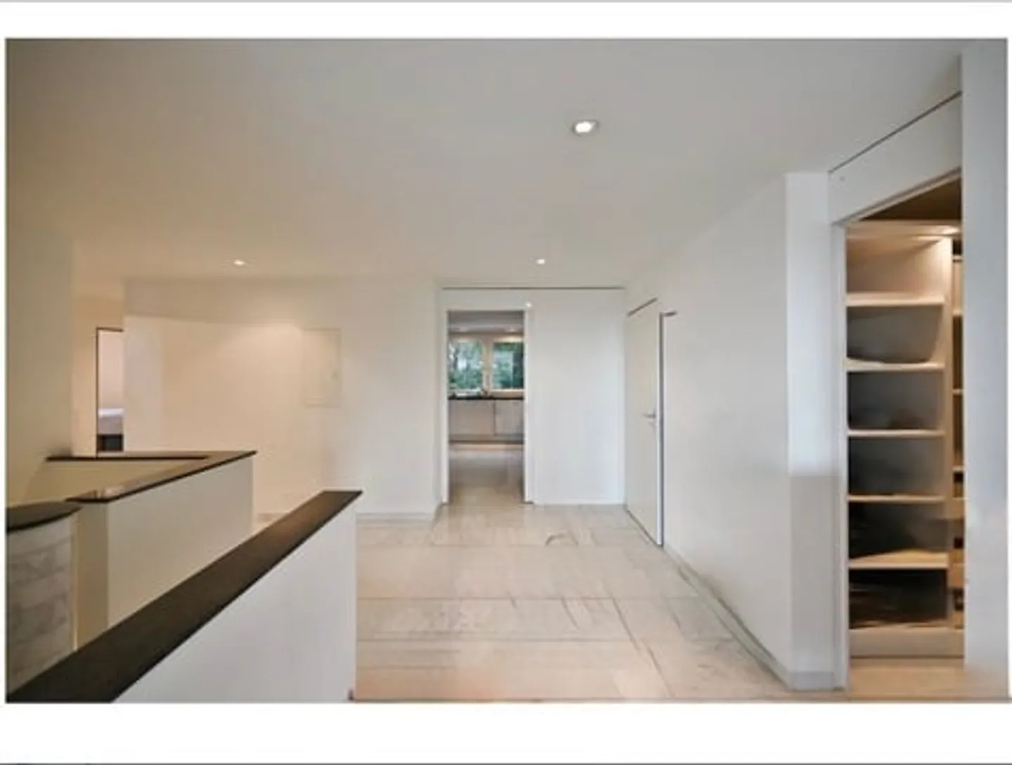Exclusive 6.5-Room Apartment on Two Levels with Views in Riehen - Photo 7 of 18