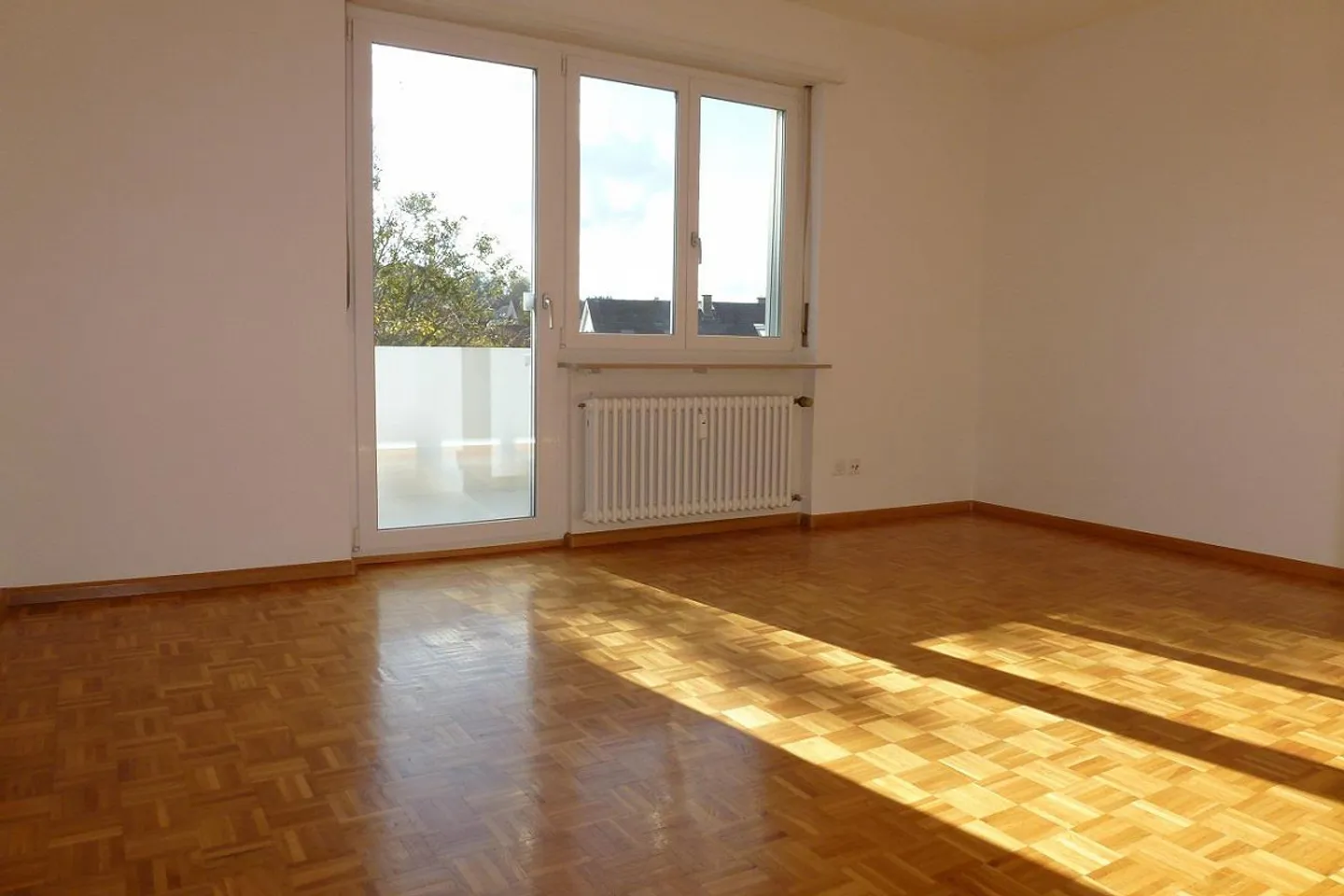 Totalsanierte 3-Z'Wohnung plus Mansarde im DG - Photo 3 of 10