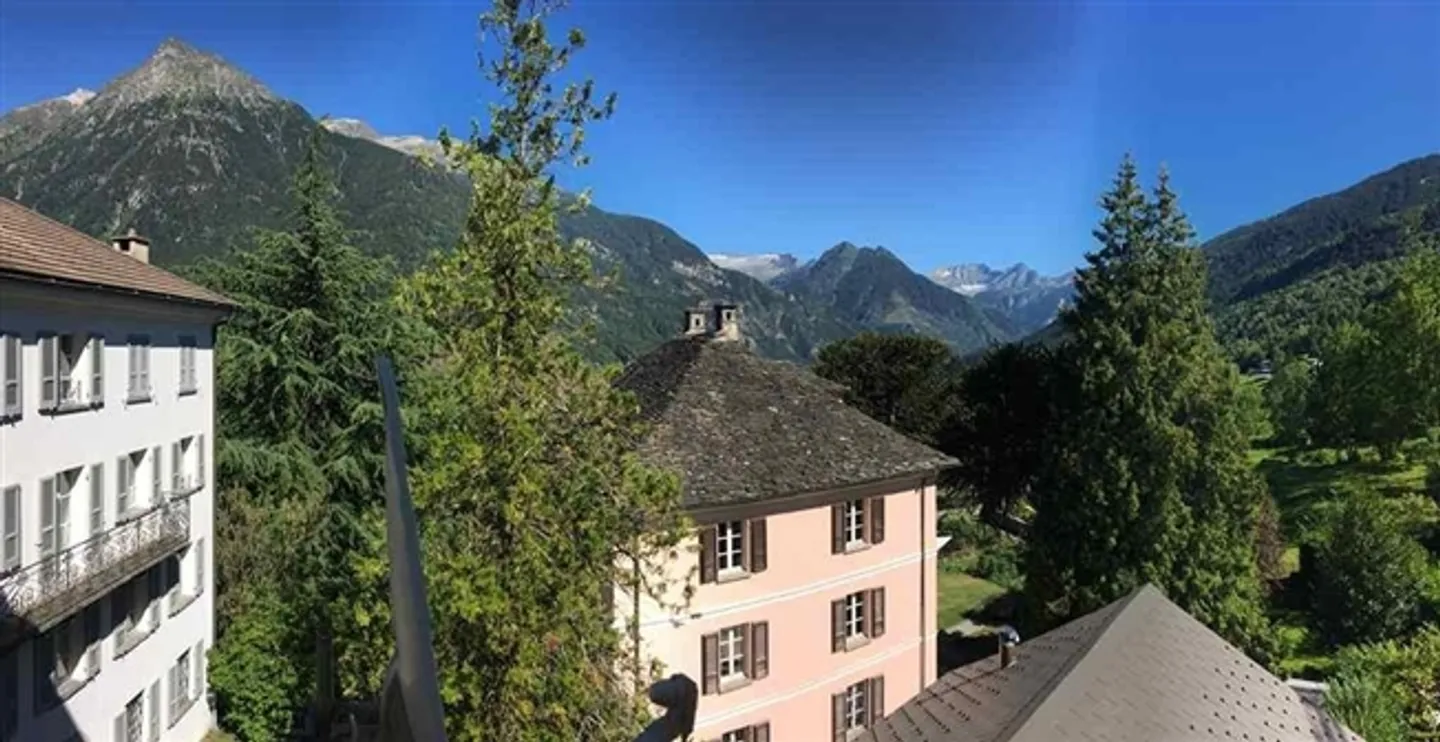 casa grande nel nucleo da ristrutturare con giardino - Foto 15 di 19