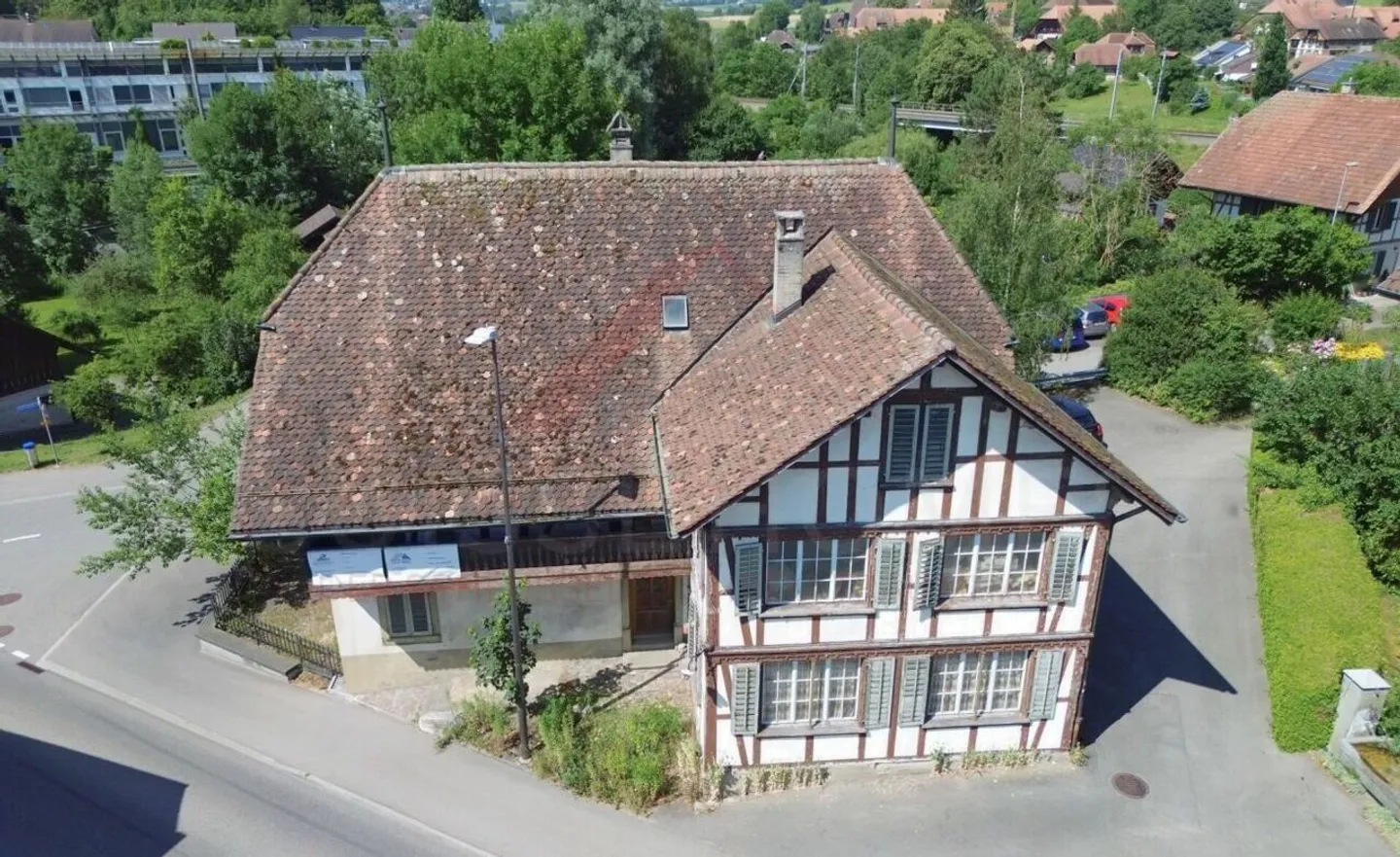 Progetto di ristrutturazione con progetto edilizio approvato - Edificio residenziale e commerciale a Urtenen-Schönbühl - Foto 1 di 23