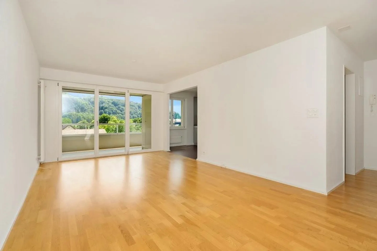 3.5-Zimmer-Wohnung mit Aussicht zu vermieten - Foto 1 von 6