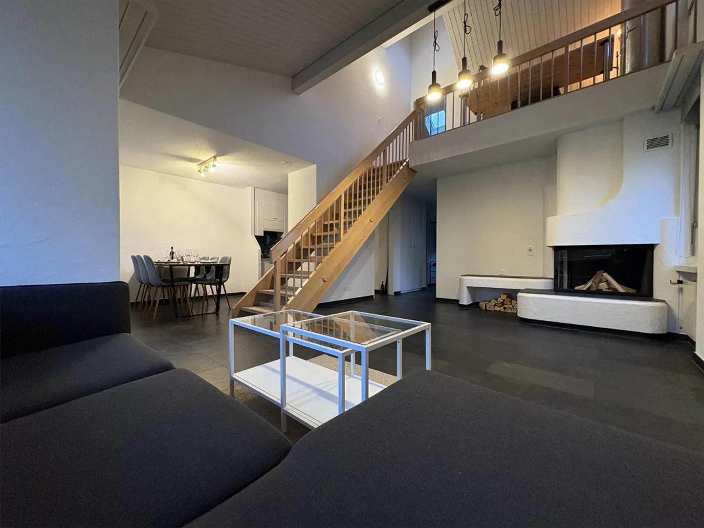 Appartamento arredato di 3,5 stanze in una posizione tranquilla a Schwerzenbach - Foto 1 di 11