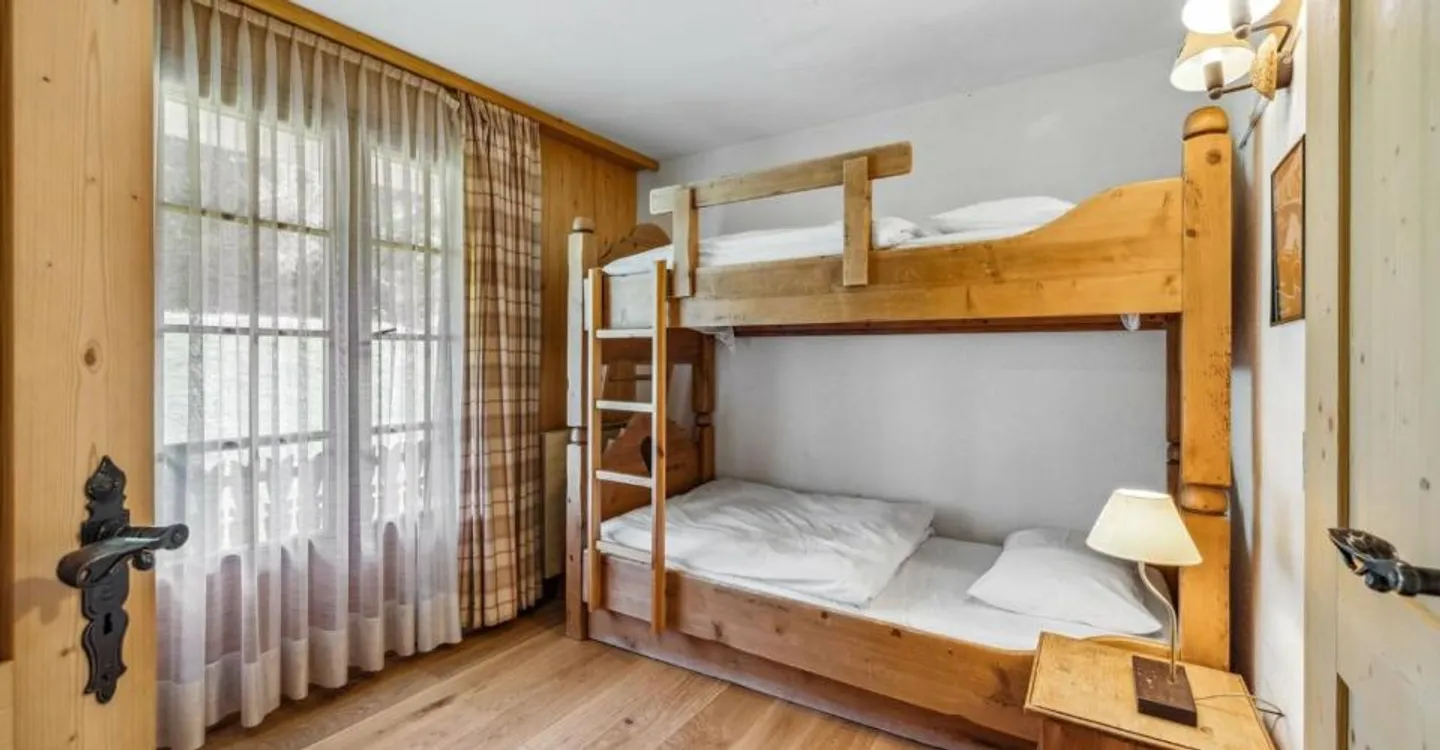 Le Granit: Renovated 4-Bedroom Apartment at the Domaine de la Résidence - Photo 9 of 12