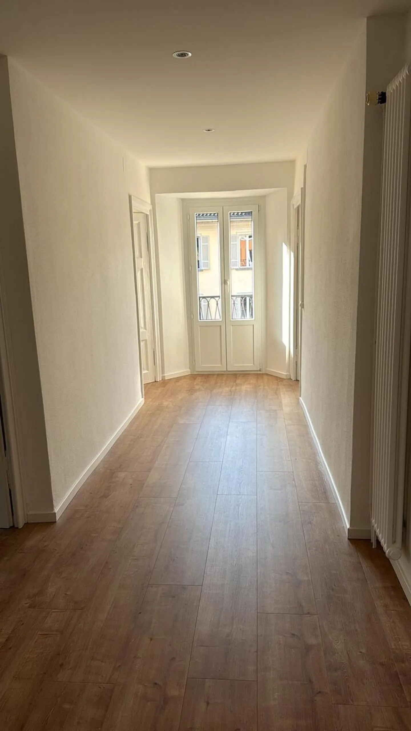 Casa tipica a reddito nel cuore di Muralto - 2 negozi e 3 appartamenti - Photo 6 of 11