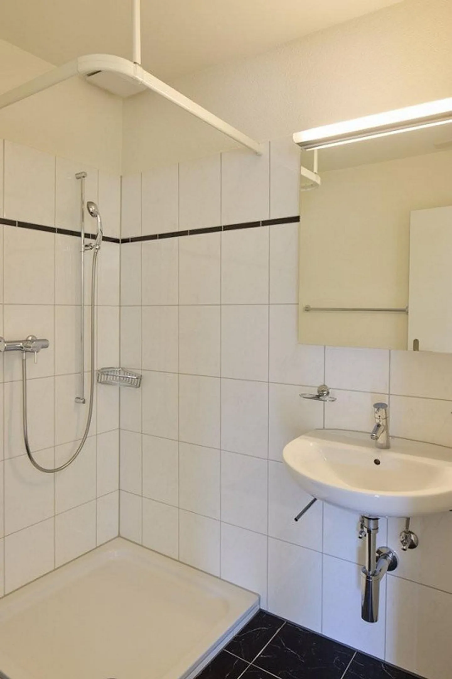 Modernes Apartment an der Limmat - Foto 4 von 10