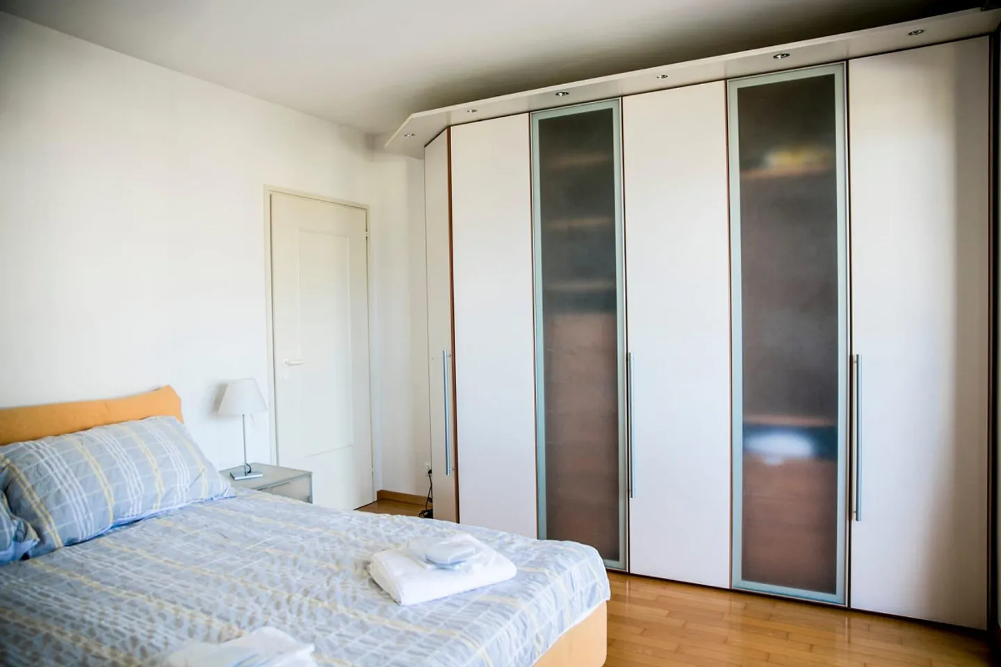 Furnished 2.5-room apartment Central location, quiet, sunny with lake view - Photo 14 of 17