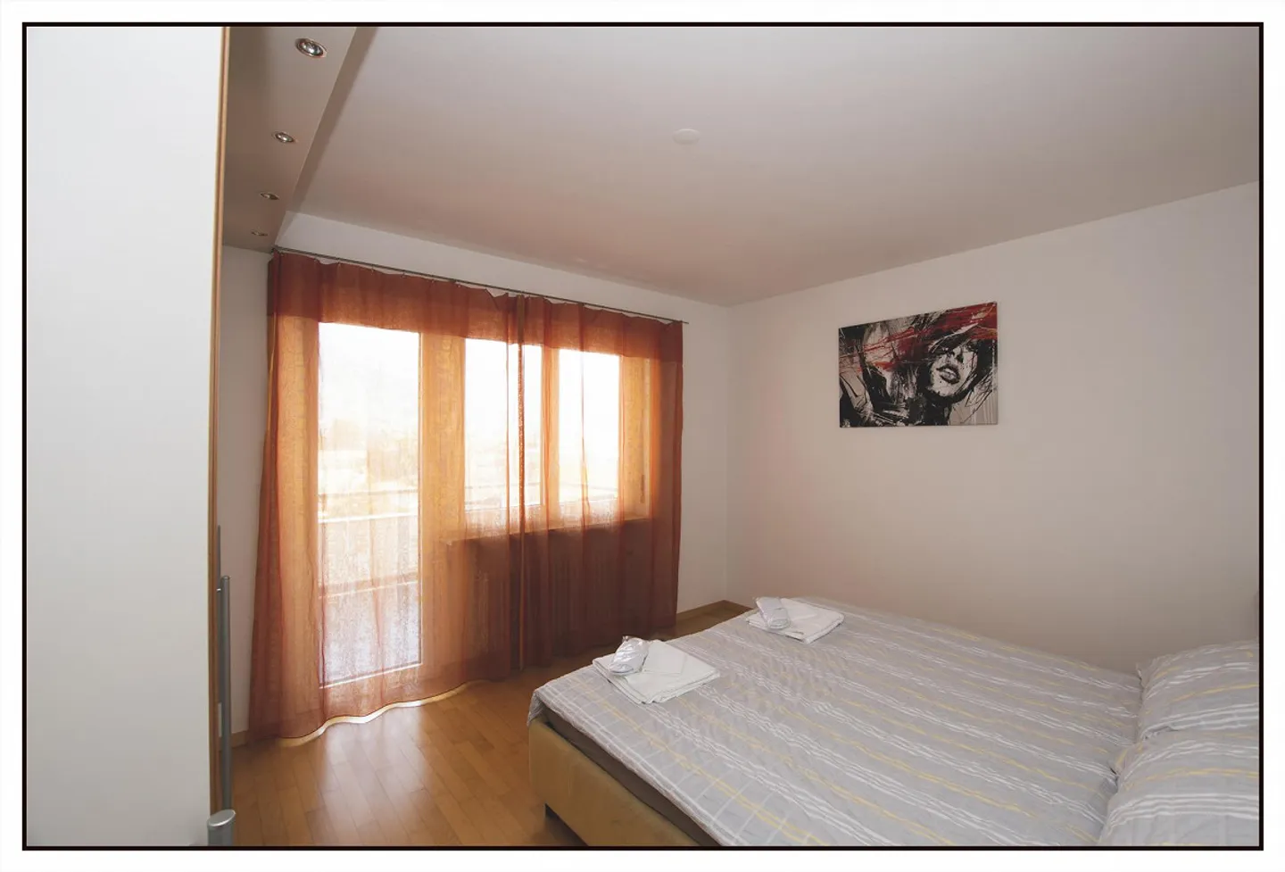 Furnished 2.5-room apartment Central location, quiet, sunny with lake view - Photo 15 of 17