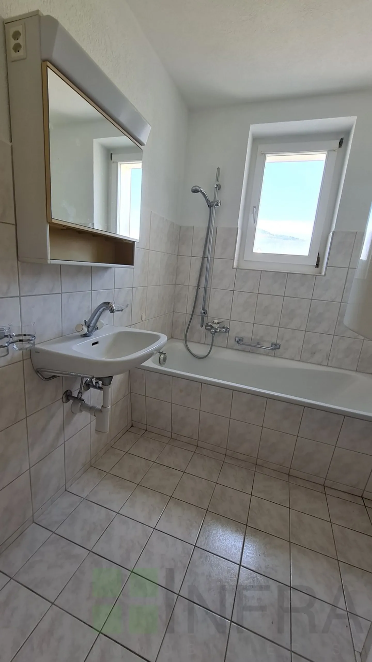 Bel Appartement avec Balcon - Photo 2 sur 12