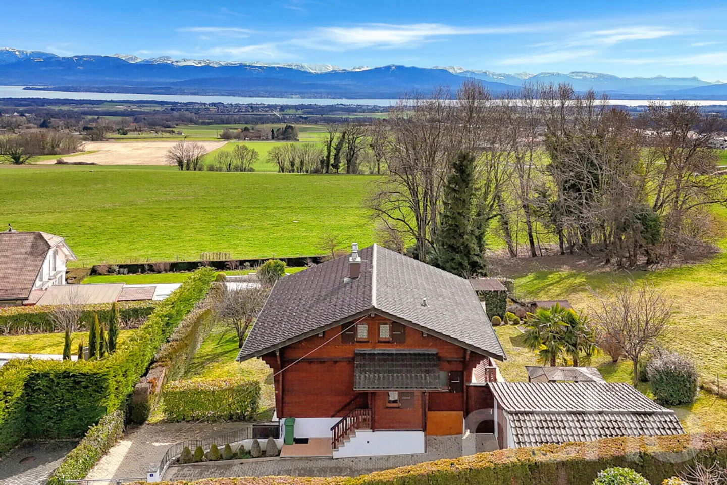 Eine seltene Gelegenheit: geräumiges Chalet mit großem Potenzial in Genolier - Foto 9 von 12