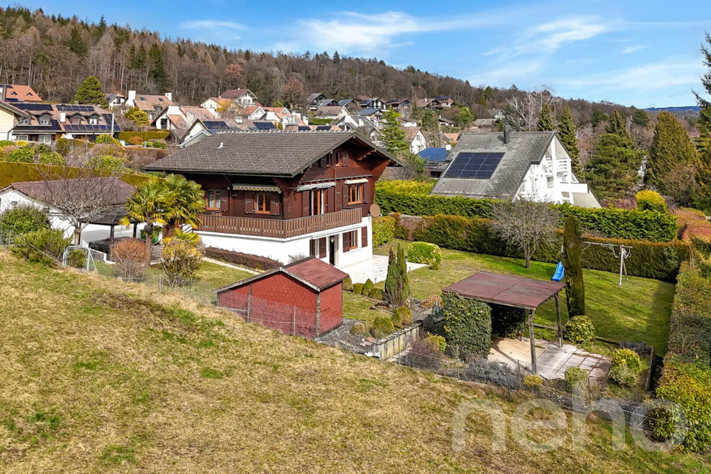 Eine seltene Gelegenheit: geräumiges Chalet mit großem Potenzial in Genolier - Foto 10 von 12