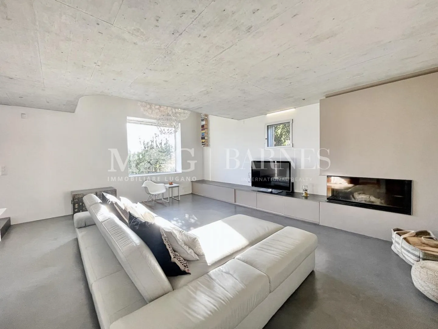 Villa moderna con piscina a Stabio - Foto 6 di 12