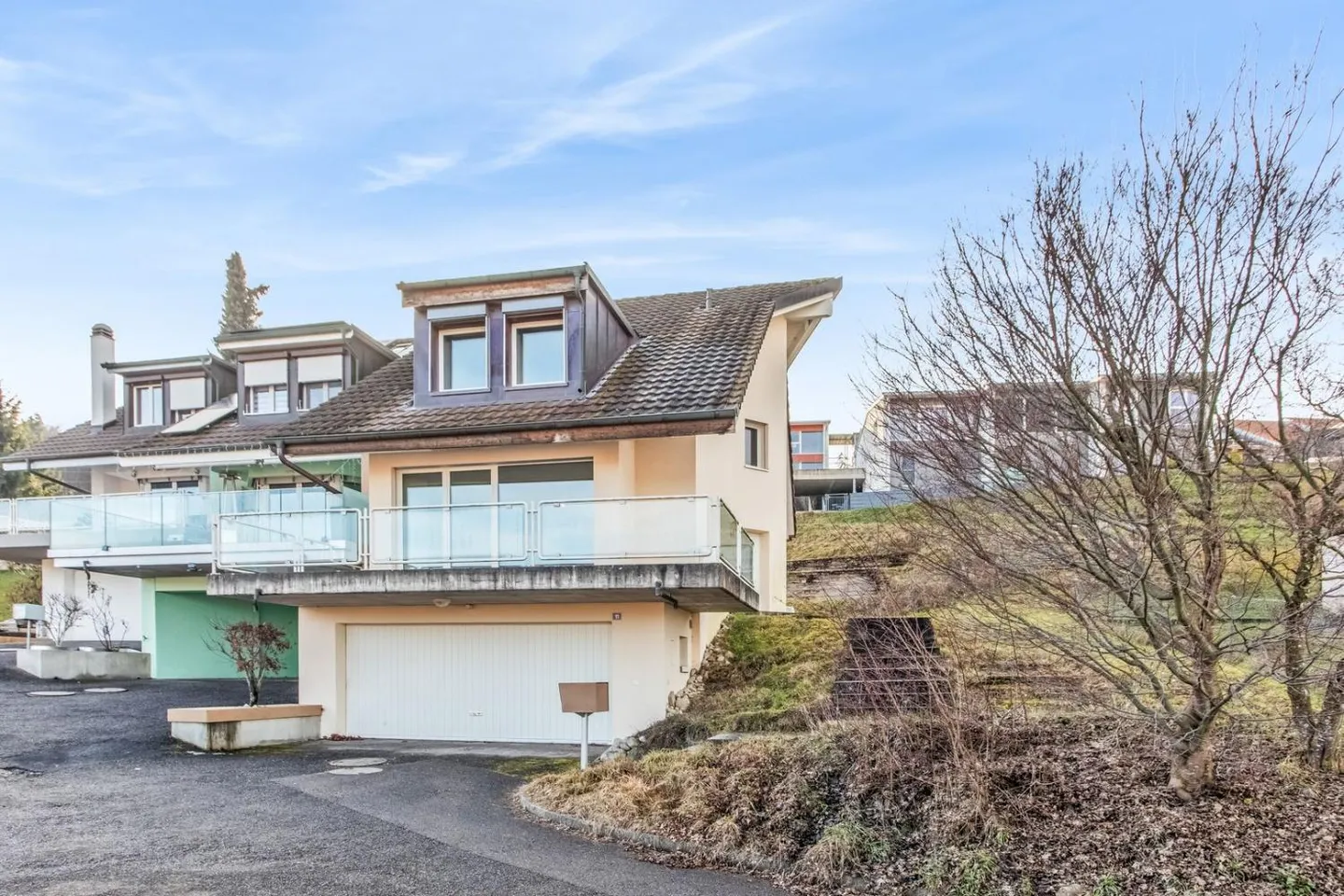 Reihenhaus mit 5,5 Zimmern - Foto 1 von 13