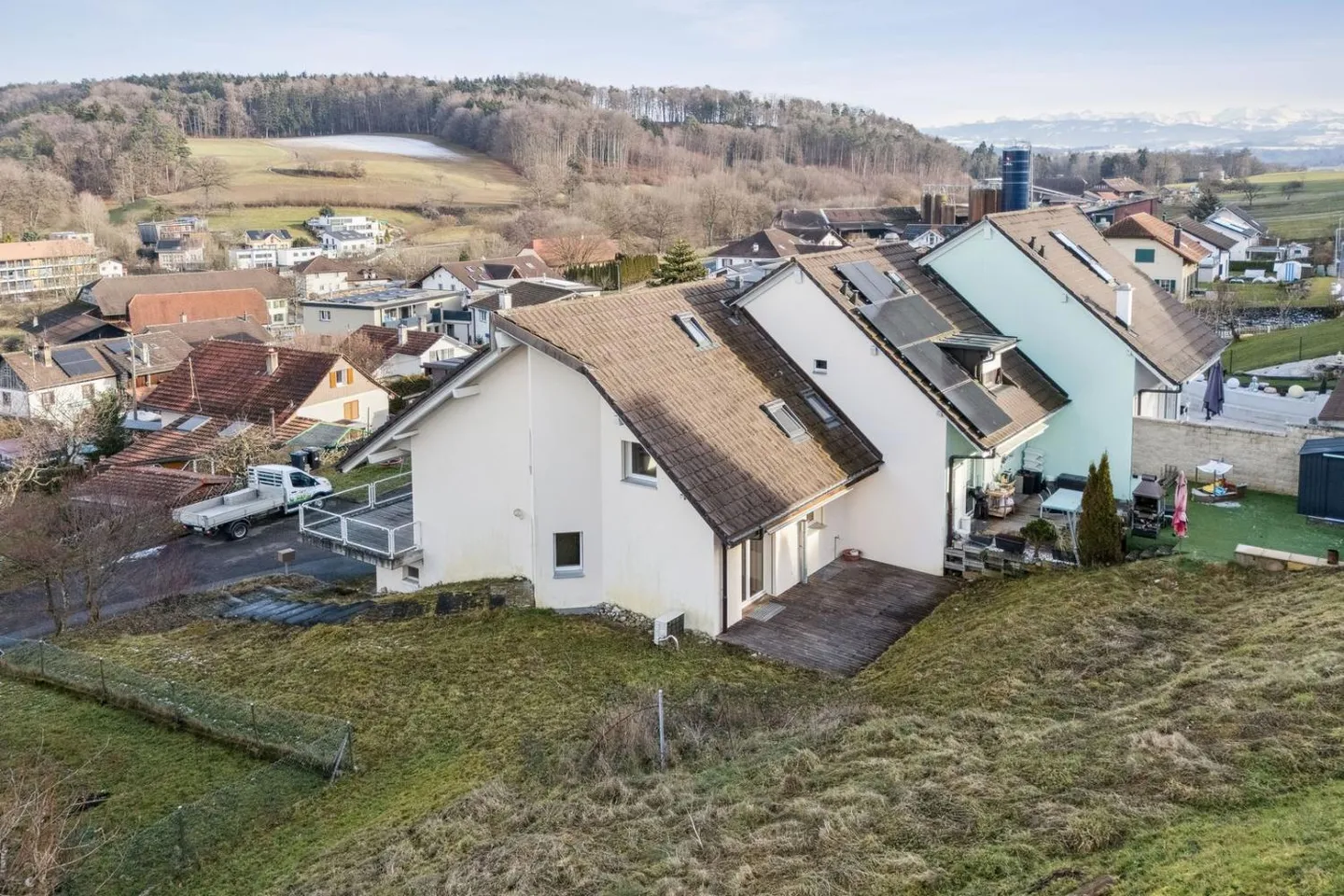 Reihenhaus mit 5,5 Zimmern - Foto 2 von 13
