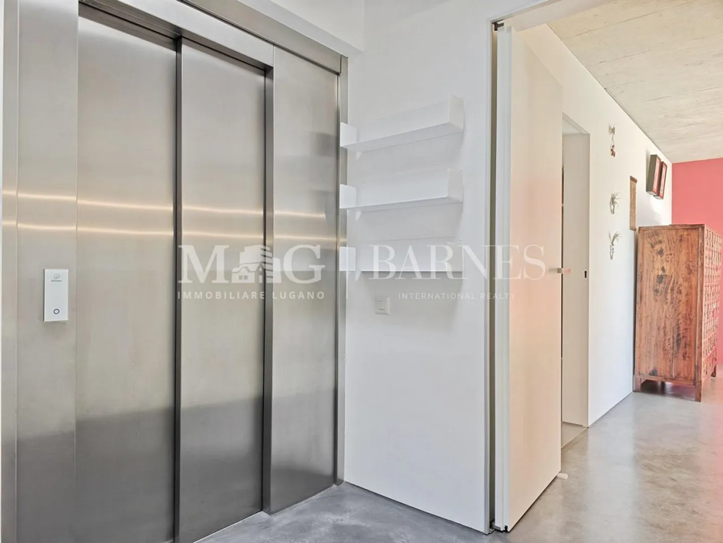 Villa moderna con piscina a Stabio - Foto 8 di 12