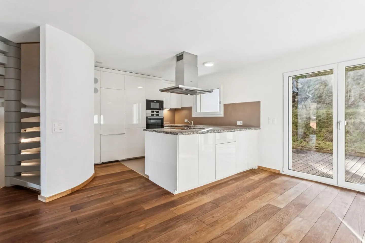 Reihenhaus mit 5,5 Zimmern - Foto 4 von 13