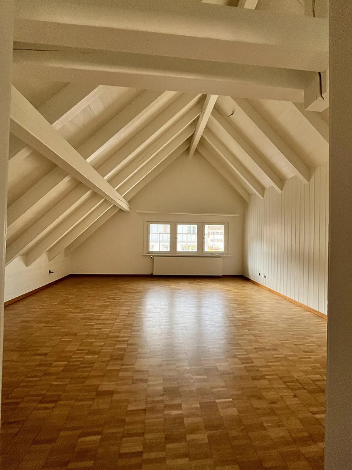 Charming 4.5-Room House with Tiled Stove & Modern Amenities - Photo 13 of 18