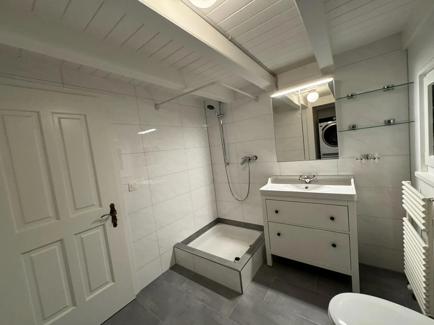 Charming 4.5-Room House with Tiled Stove & Modern Amenities - Photo 16 of 18