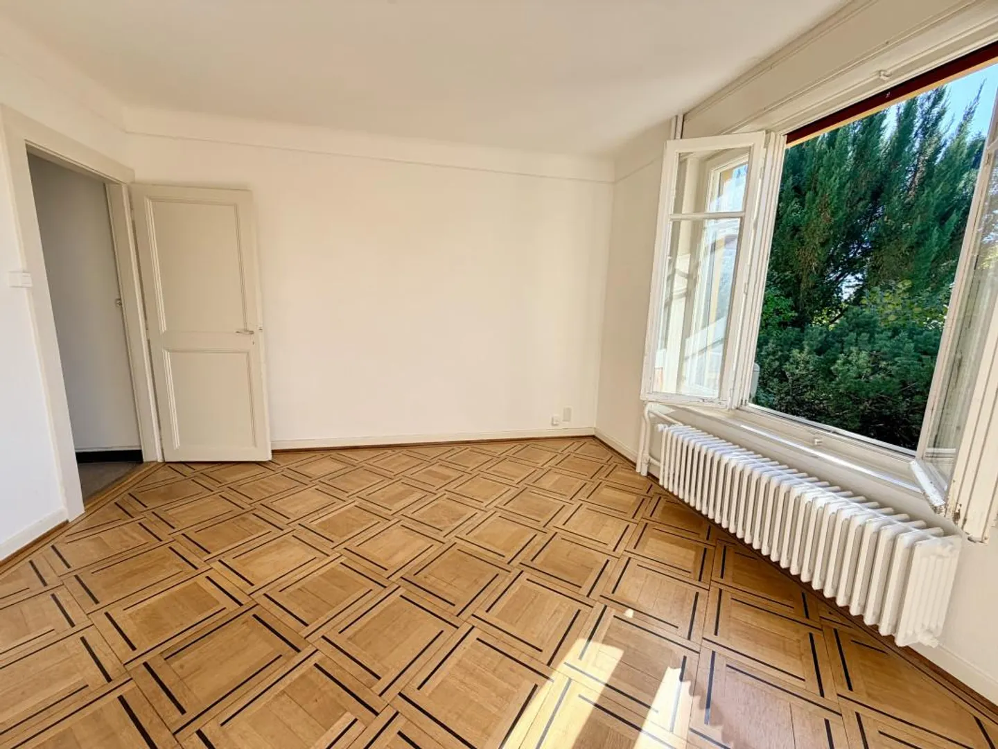 Charming Villa in Chailly - Photo 3 of 10