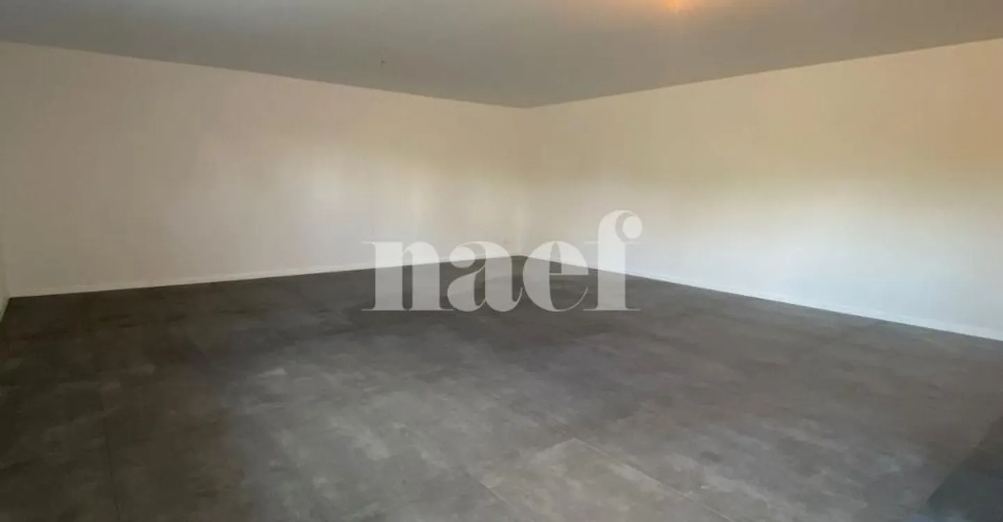 Storage, 1st basement, 61m2, with shower room in Dompierre! - Photo 2 of 3