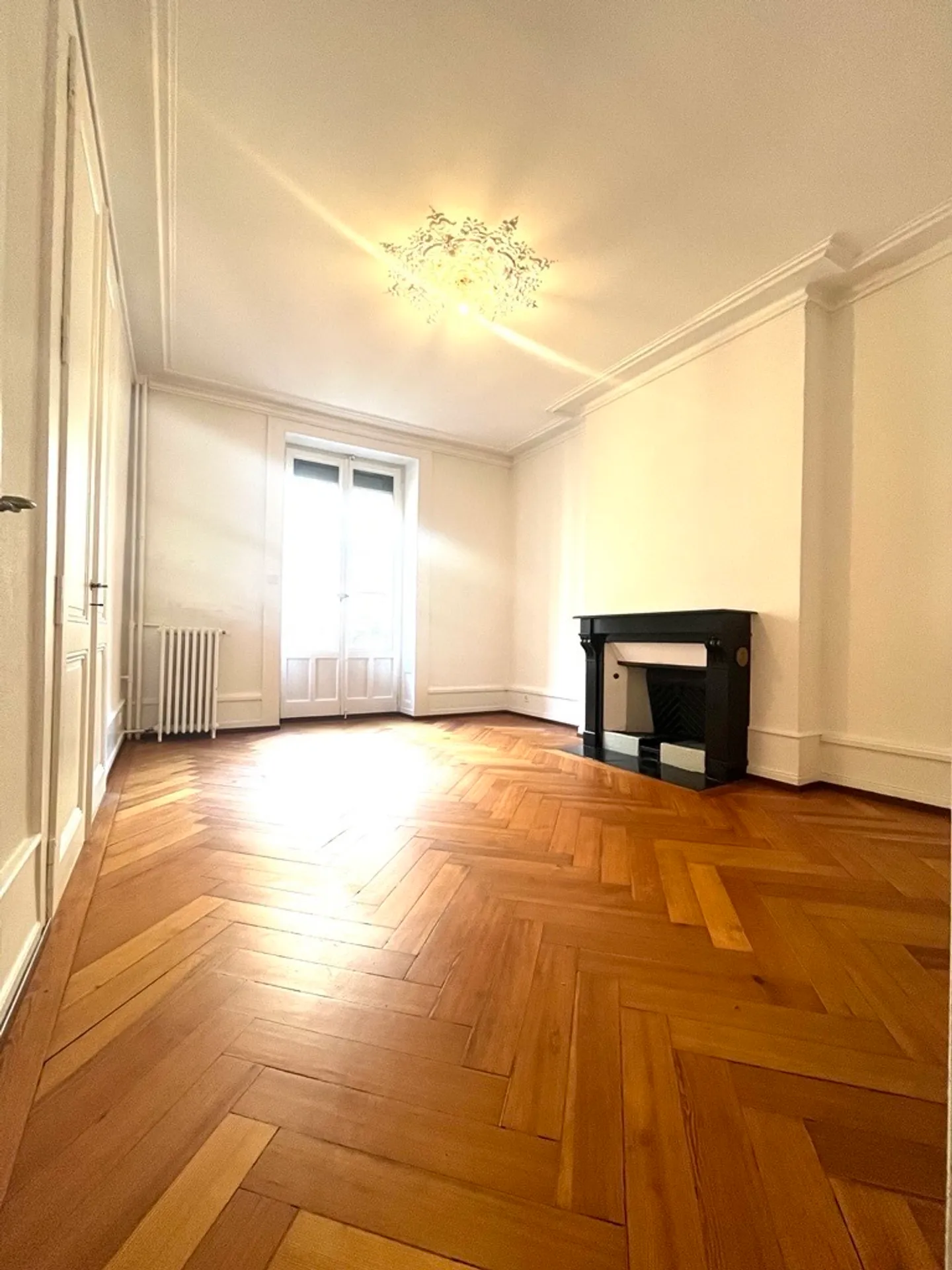 Appartement Charmant aux Eaux-Vives - Photo 1 sur 4