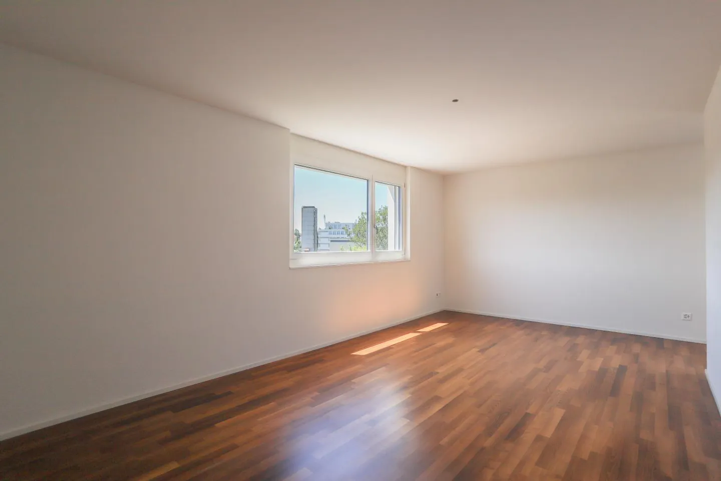Residential Pearl with 2 Terraces in a Prime Location! - Photo 11 of 13