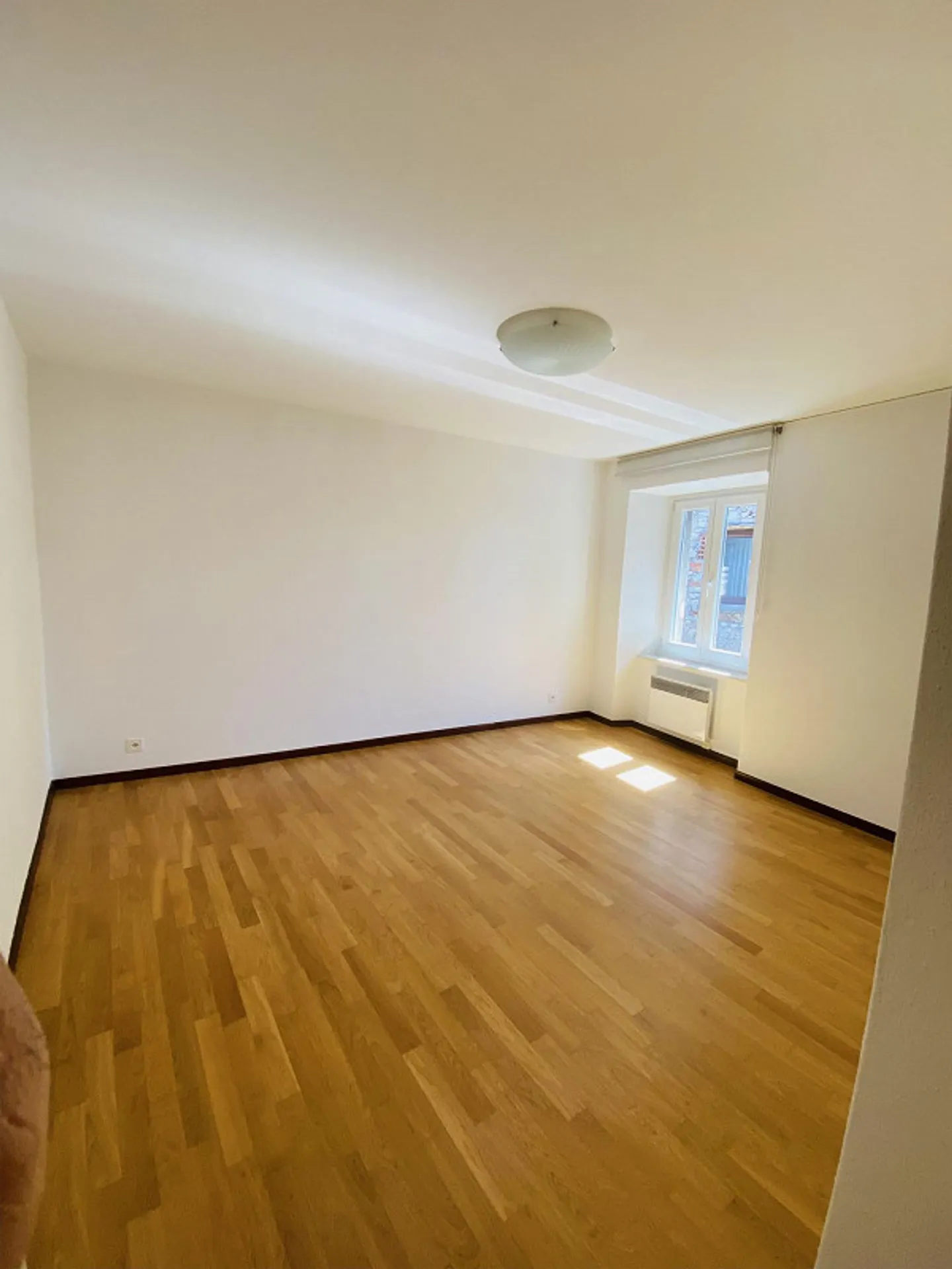 Spacious apartment in the splendid nucleus of Brè - Photo 3 of 12