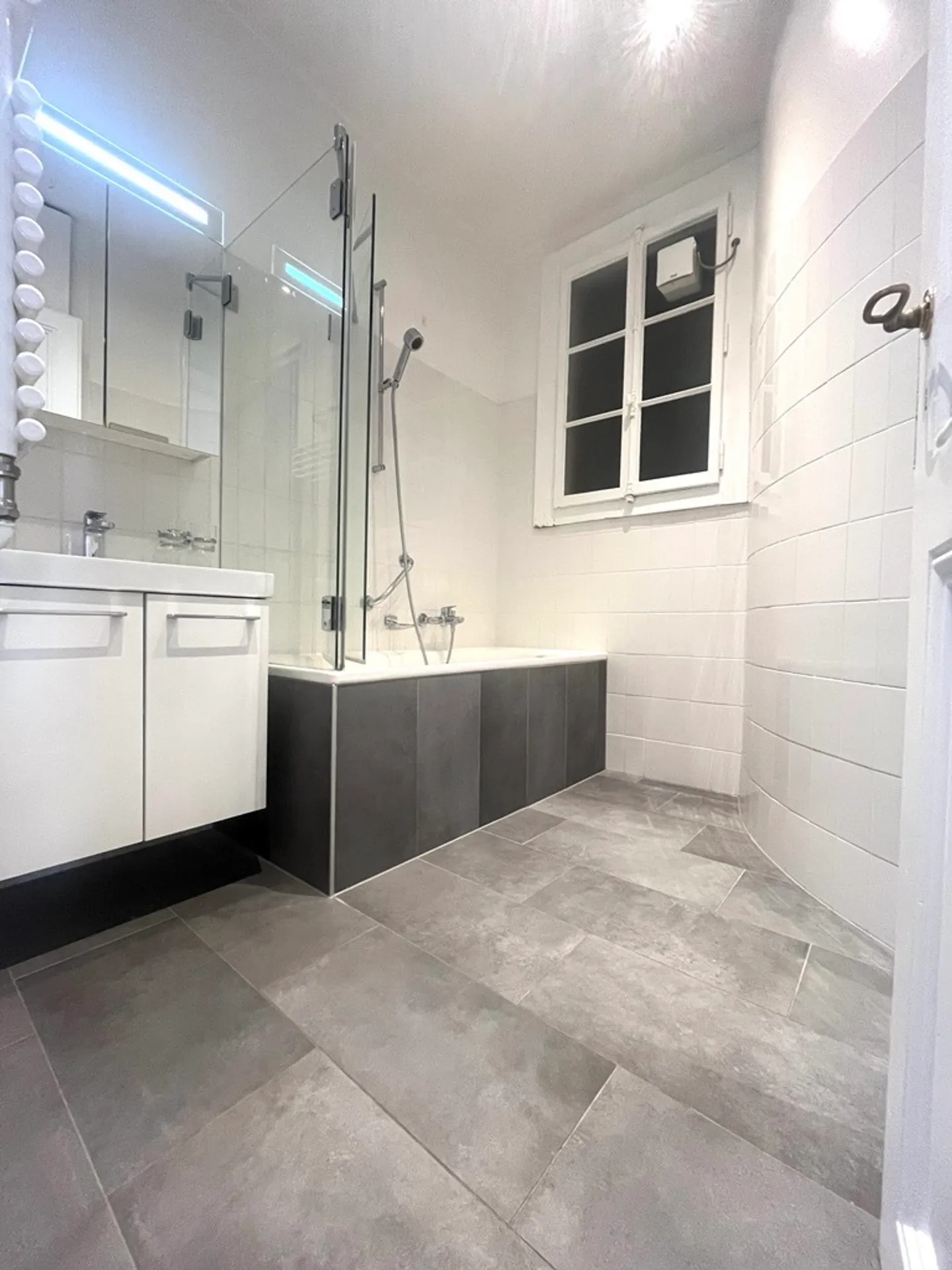 Appartement Charmant aux Eaux-Vives - Photo 3 sur 4