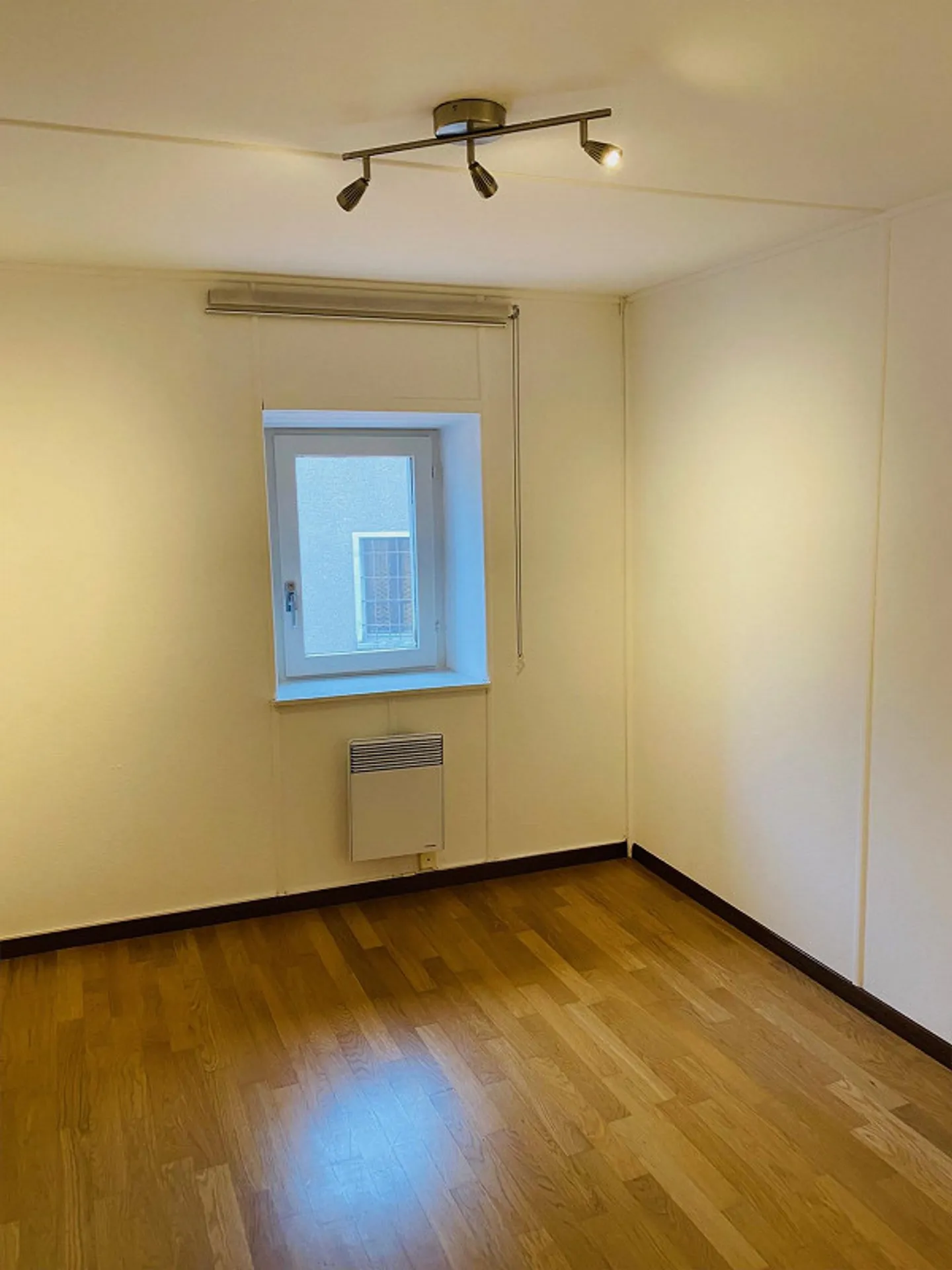 Spacious apartment in the splendid nucleus of Brè - Photo 5 of 12