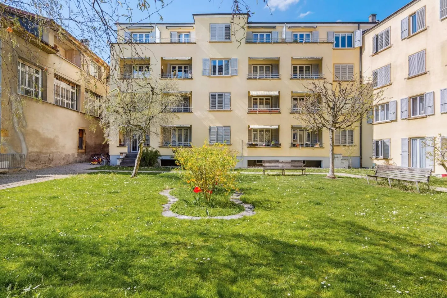 Appartamento luminoso con balcone - NESSUN DEPOSITO! - Foto 1 di 7