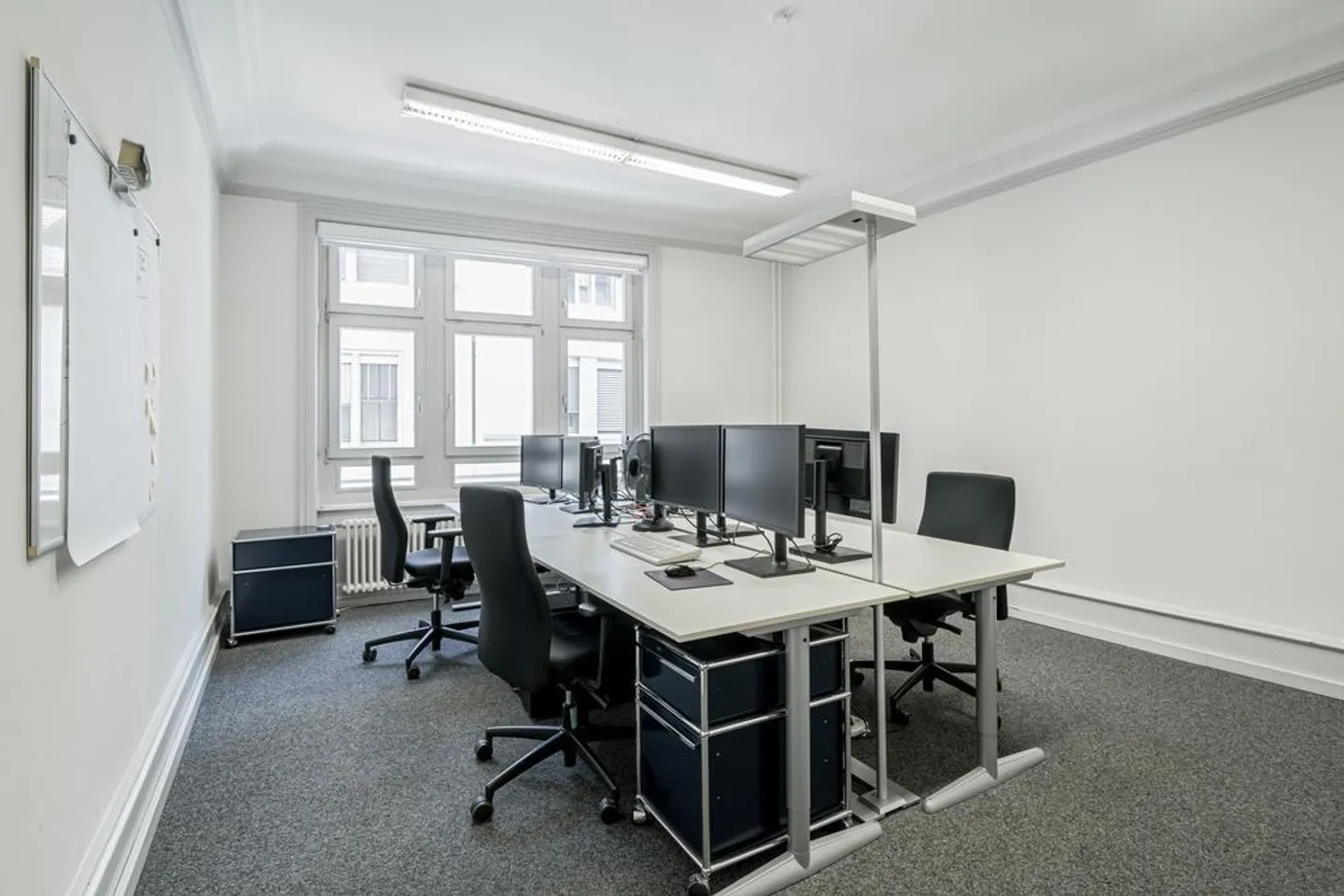Spacious office premises in an attractive location - Photo 7 of 11