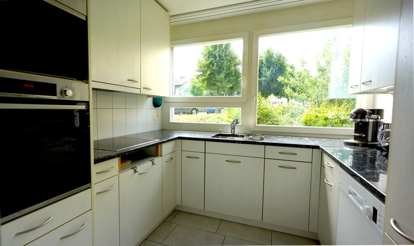 Appartement calme et lumineux dans un emplacement populaire à Wettingen - Photo 3 sur 9