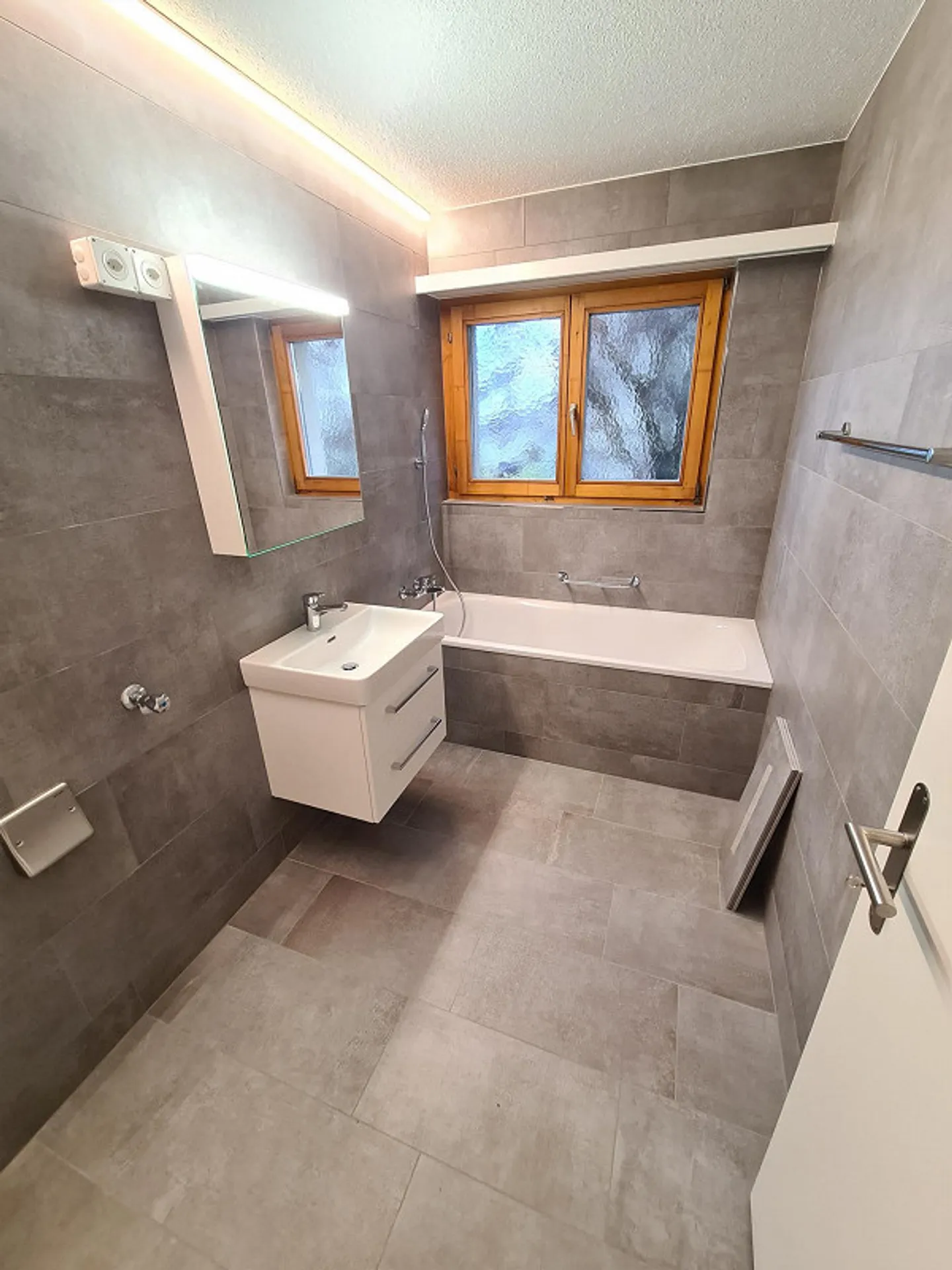 Appartamento tranquillo e spazioso di 4,5 stanze a Heiden! - Foto 3 di 7