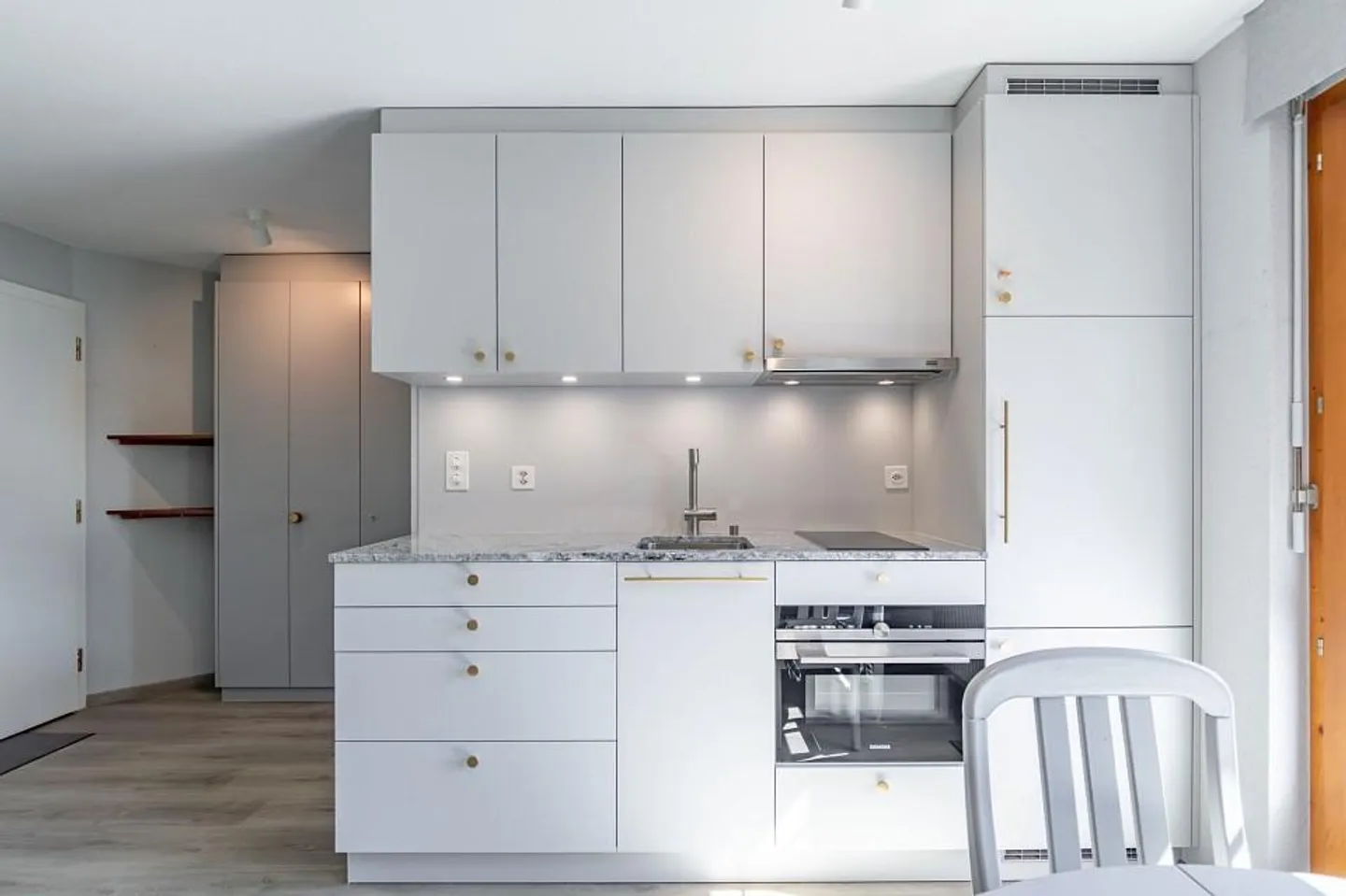 Stylish Living in Goms (2.5 ZW) - Photo 3 of 7