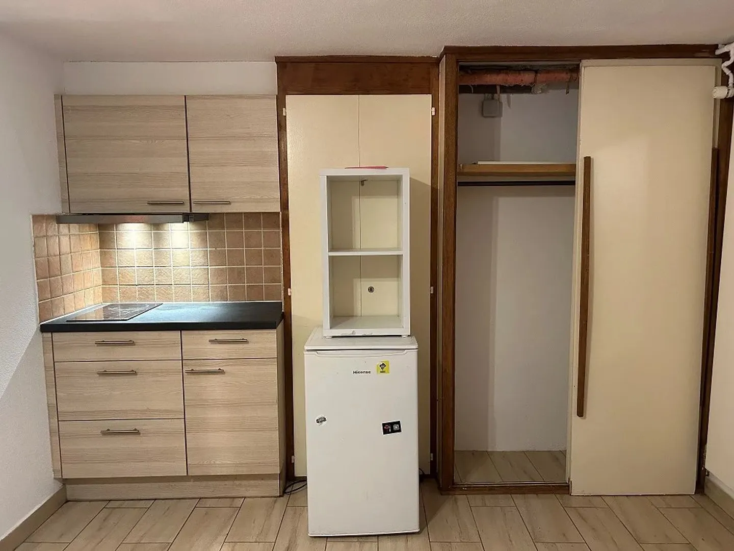 Studio arredato al piano terra - Foto 4 di 6