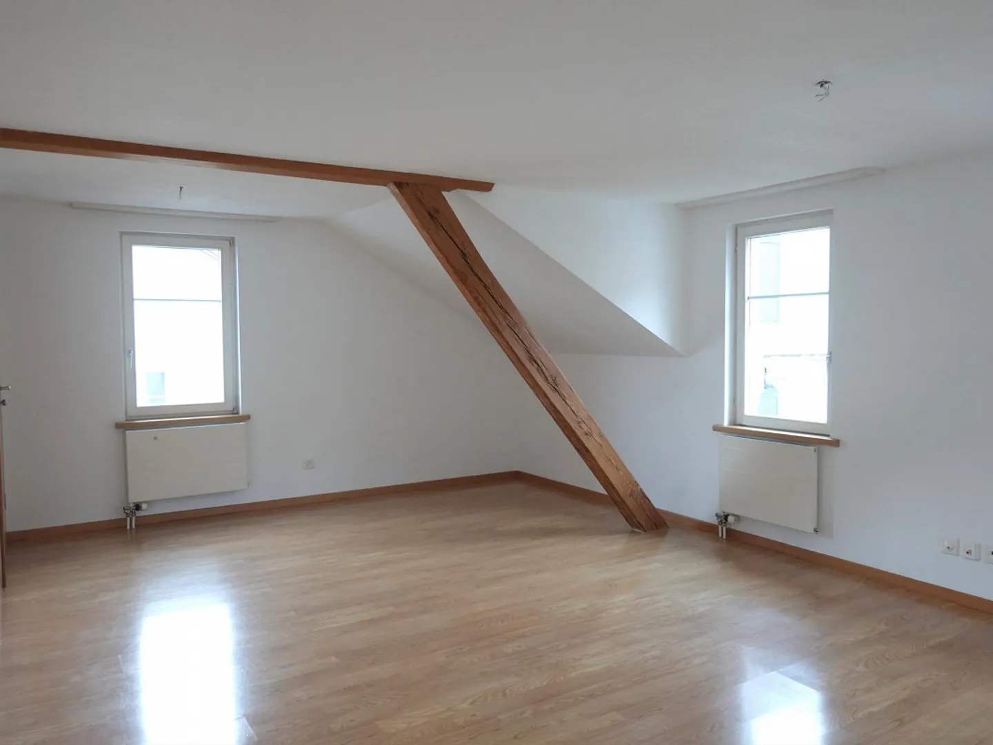3-room apartment with charming wooden elements - 1 month's rent gift - Photo 1 of 4