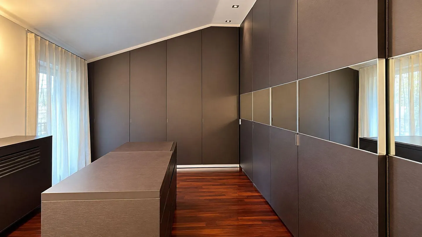 Space, design and comfort: duplex of over 160 m² in Chiasso - Photo 9 of 11