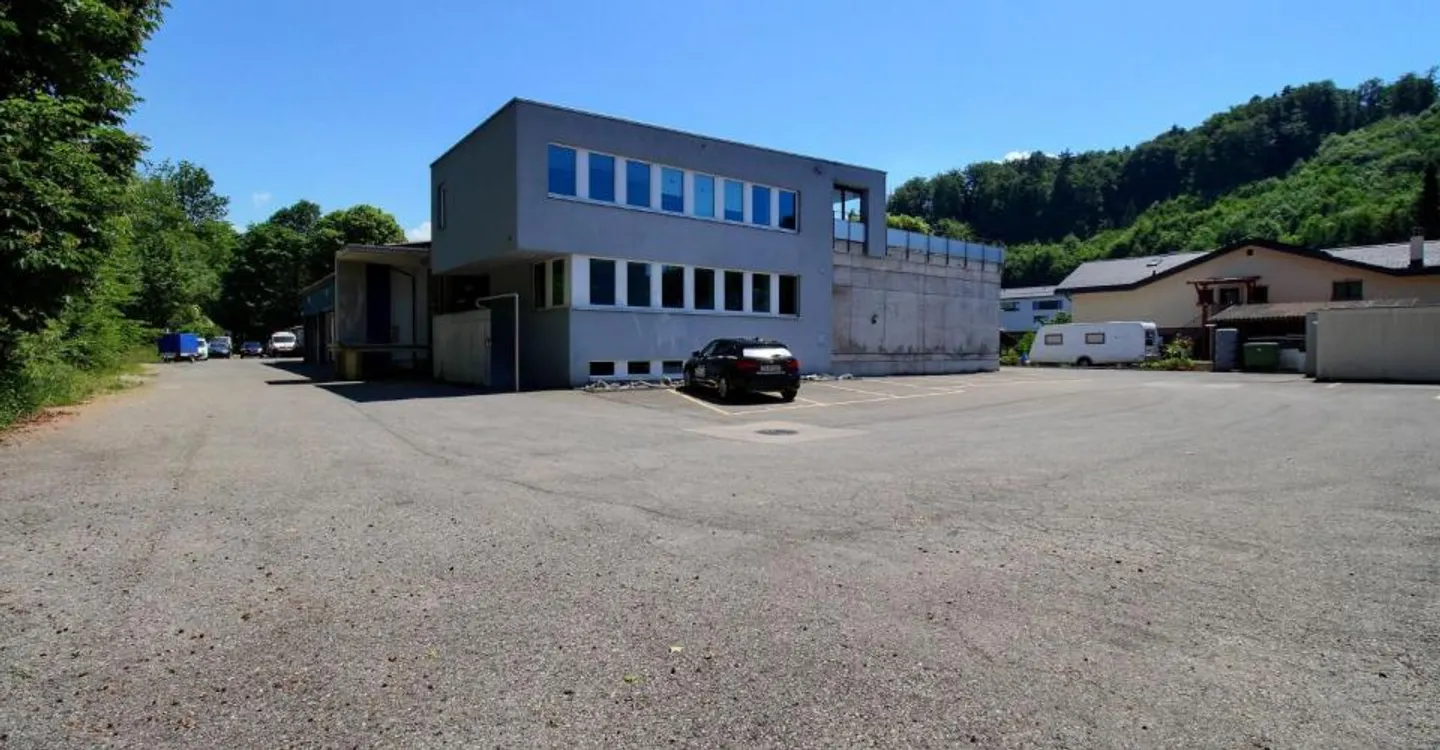 Bâtiment Commercial Mixte - Photo 1 sur 11